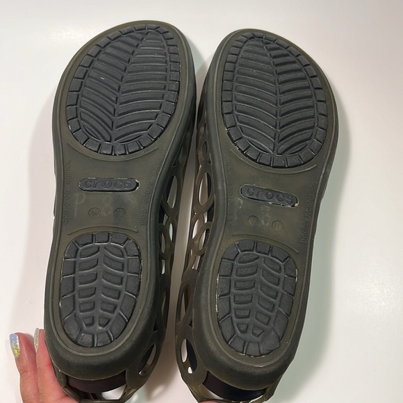 CROCS Adrina Ballet Open Toe Slip On Flats Gray Espresso Brown Size 10 - Picture 7 of 10